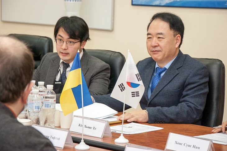 Представители космического агентства встретились с корейской делегацией