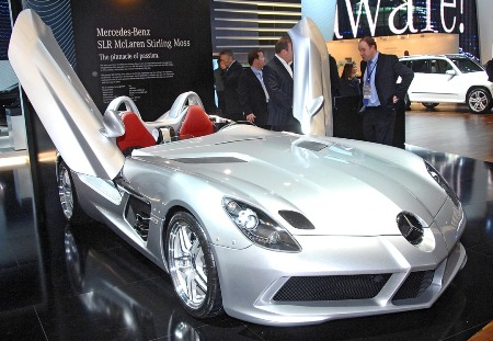 2009_mercedes_mclaren_slr_stirling_detroit_2009_image_002.jpg