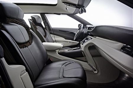 Aston_Martin_Lagonda_1_1260447446444.jpg