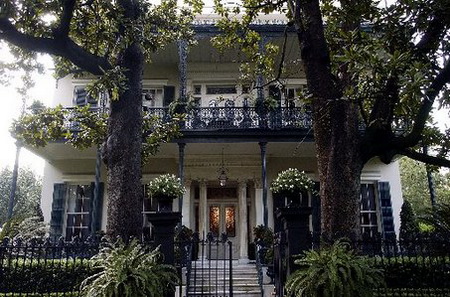 Nicolas-Cage-homes-in-new-orleans.jpg