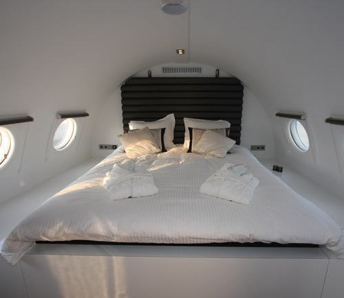 500x_planehotel2.jpg