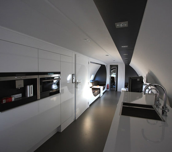 500x_planehotel5.jpg