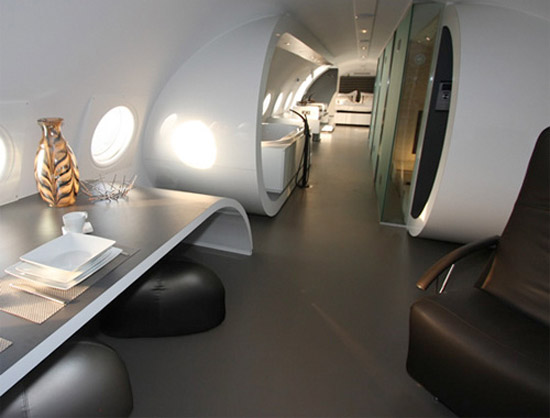 500x_planehotellead.jpg