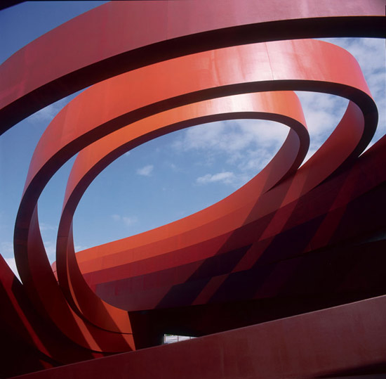 Holon-isreal-Design-Museum-ron-arad-yatzer_8.jpg