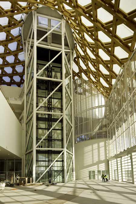 dzn_Centre-Pompidou-Metz-by-Shigeru-Ban-and-Jean-de-Gastines-8.jpg