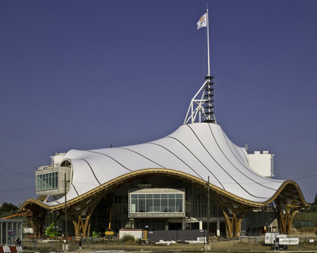 dzn_Centre-Pompidou-Metz-by-Shigeru-Ban-and-Jean-de-Gastines-17.jpg