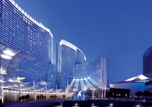 1266941705-citycenter-aria-and-crystals-at-night-528x371.jpg