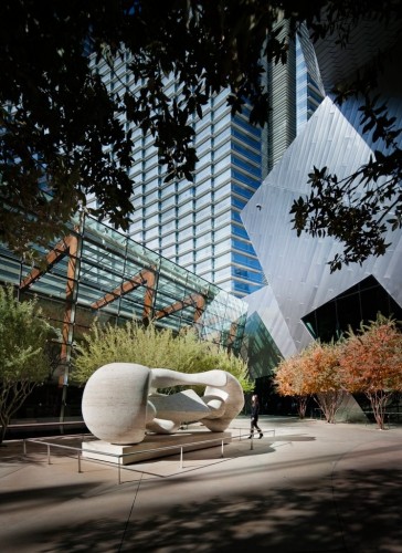 1266941880-citycenter-pocket-park-wtih-henry-moore-sculpture-364x500.jpg