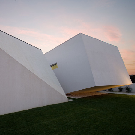 dzn_House-SGLight-by-GRAU-ZERO-1.jpg