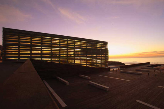 peres_house_for_peace_a020310.jpg