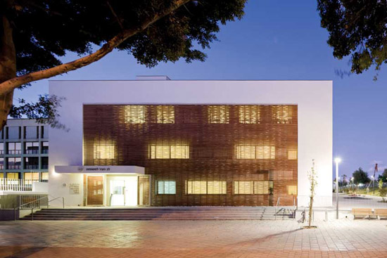 remez_community_center_a280210.jpg