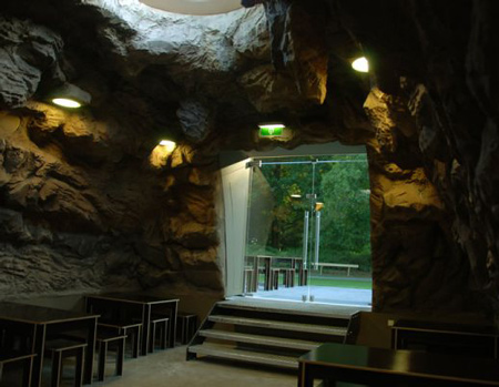 dzn_Grotto-by-Callum-Morton-8.jpg