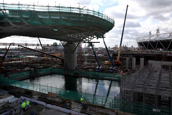 london_olympics_aquatics_centre_o060410_7.jpg