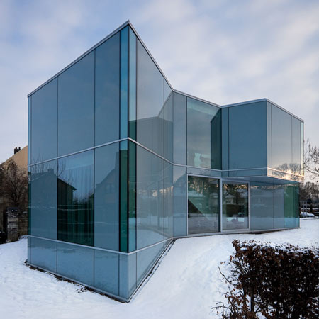 dzn_H-House-in-Maastrich-by-Wiel-Arets-Architects-2.jpg