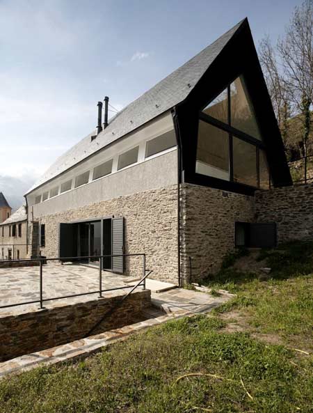 dzn_House-by-Eduardo-Cadaval-24.jpg