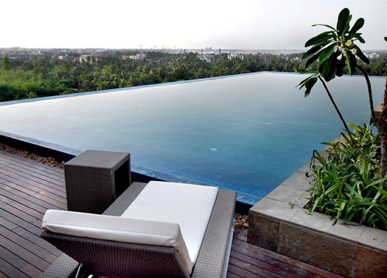 625_rooftop_pool.jpg