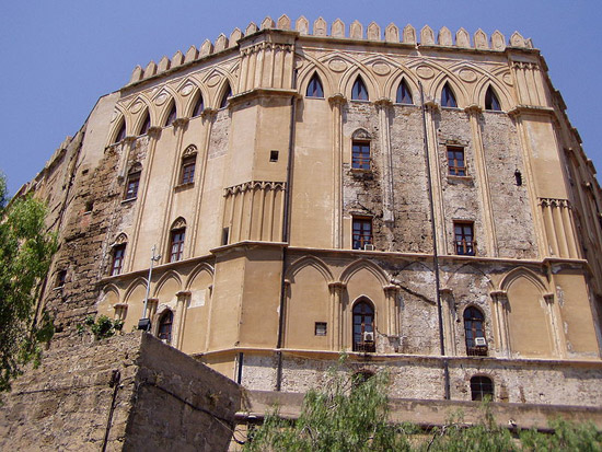 Palermo_palazzo_normanni.jpg