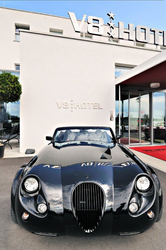 V8-Hotel-21-e1282033086993.jpg