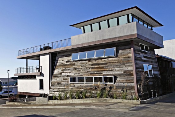 lifeguard_tower_020410_02-570x380.jpg