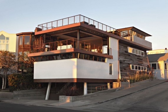 lifeguard_tower_020410_03-570x380.jpg