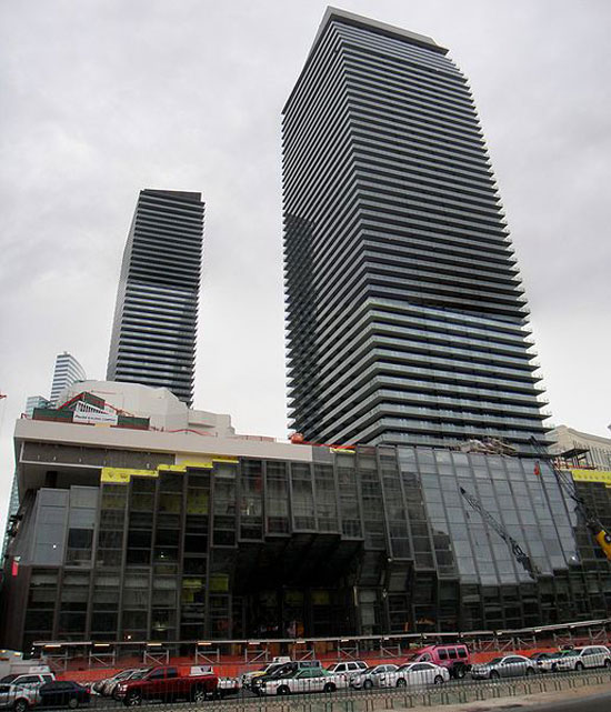 515px-Cosmopolitan_-_East_-_2010-03-06.jpg
