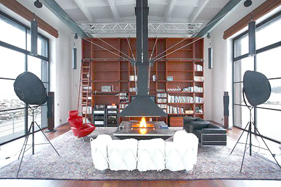 Vacation-Home-on-Easter-Istland-10-460x306.jpg
