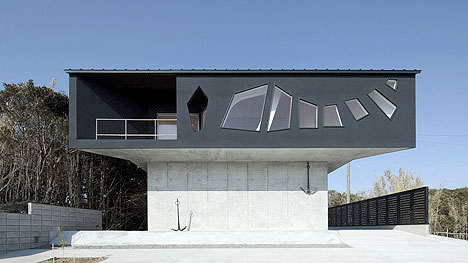 House_Awaiting_Death_03.jpg