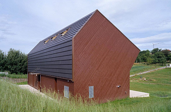 Crooked_house_03.jpg