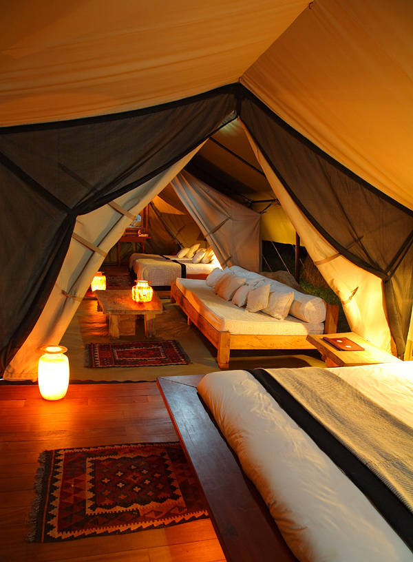 Little-Niabor-Sofa-night.jpg
