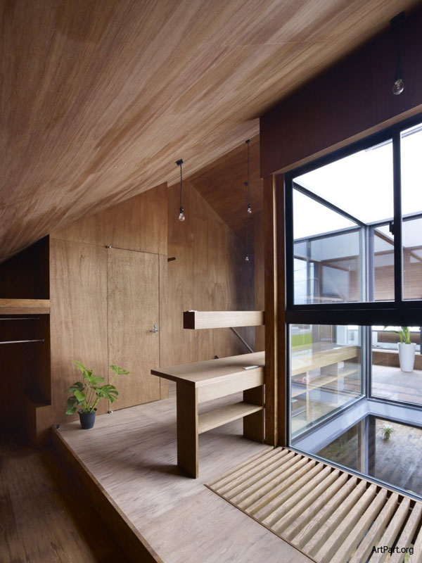 1294203822-gifu7753-750x1000.jpg