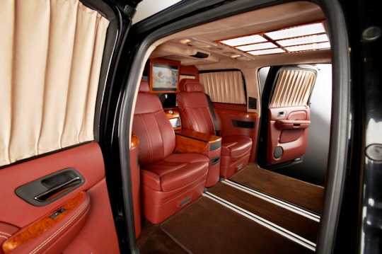 CADILLAC-ESCALADE-ESV-XXXL-interior-2.jpg