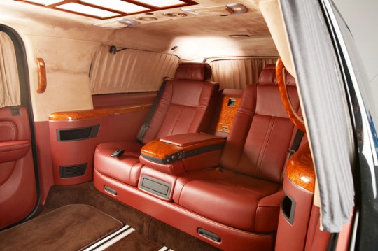 CADILLAC-ESCALADE-ESV-XXXL-interior-3.jpg