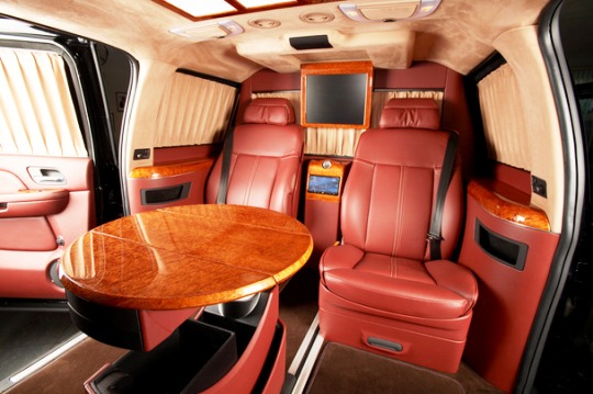 CADILLAC-ESCALADE-ESV-XXXL-interior-4.jpg