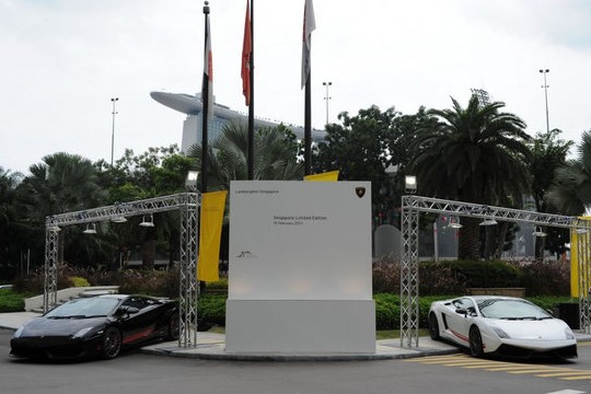Lamborghini-Gallardo-black-white.jpg