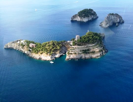 Luxury-islands-Li-Galli-Gallo-Lungo-Rotonda-Castelletto-for-sale-263mln-2.jpg