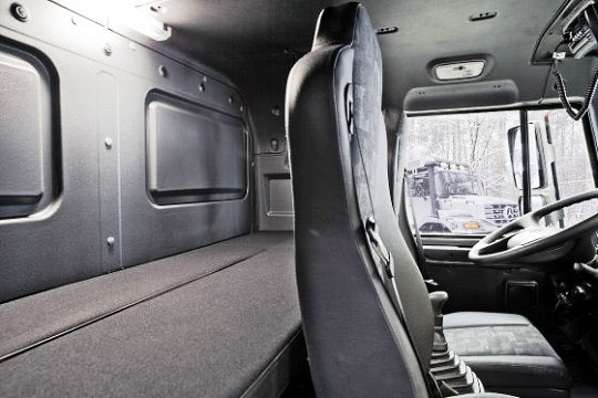 Mercedes-Benz-Zetros-interior.jpg