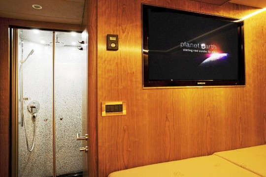 Mercedes-Benz-Zetros-interior-6.jpg