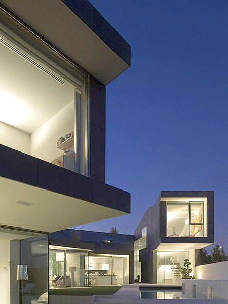 House-C-by-RTA-Office_1.jpg