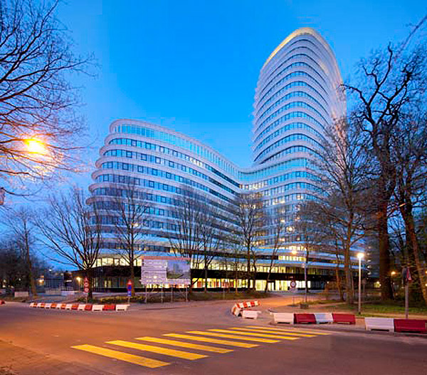 dezeen_DUO-and-Tax-Offices-by-UNStudio-11.jpg