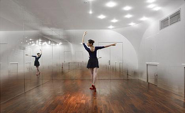 Anzas-dance-studio-by-yoshimasa-tsutsumi-1.jpg