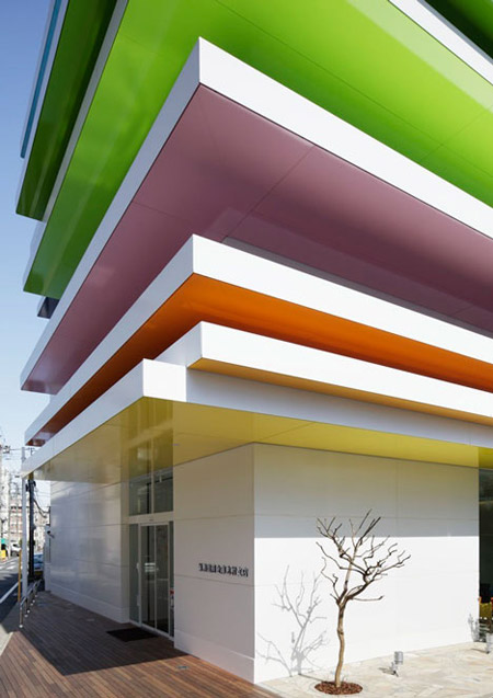 dezeen_Sugamo-Shinkin-Bank-by-Emmanuelle-Moureaux-5.jpg