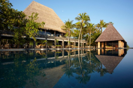 Anantara-Kihavah-Villas-33-1150x766-550x366.jpg