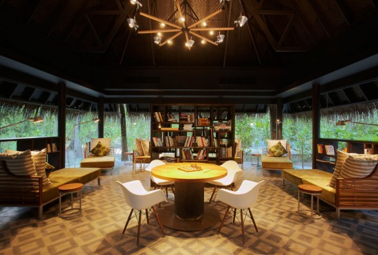Anantara-Kihavah-Villas-41-1150x776-550x371.jpg