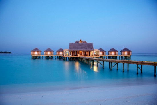 Anantara-Kihavah-Villas-53-1150x766-550x366.jpg