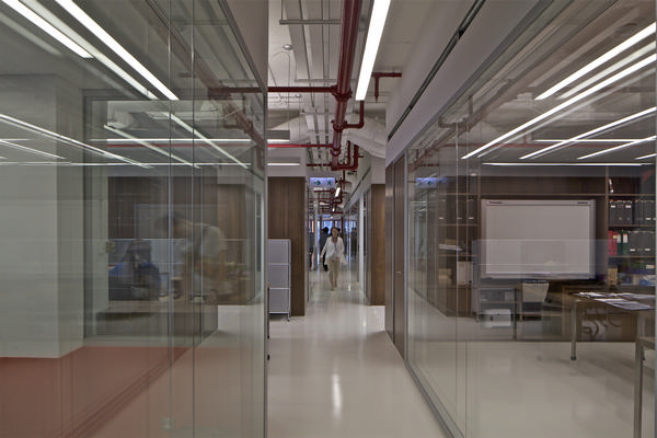 PhilippeRuault_McKinsey_Hallway.jpg