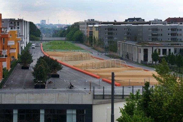 Bahndeckel-Topotek-4.jpg