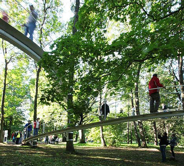 dezeen_A-Path-in-the-Forest-by-Tetsuo-Kondo-06.jpg