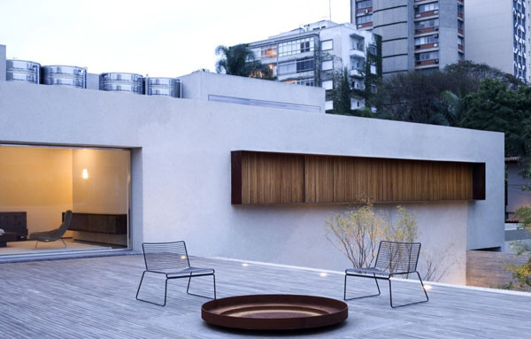 1318449530-03-deck-fachada-entardecer-1000x666.jpg