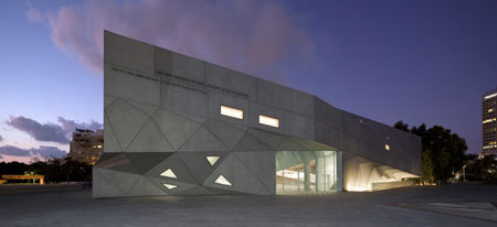 AMIT_GERON_TLV_MUSEUM_055.jpg