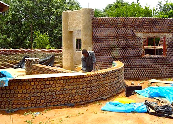 Nigeria-bottle-house-1.jpg